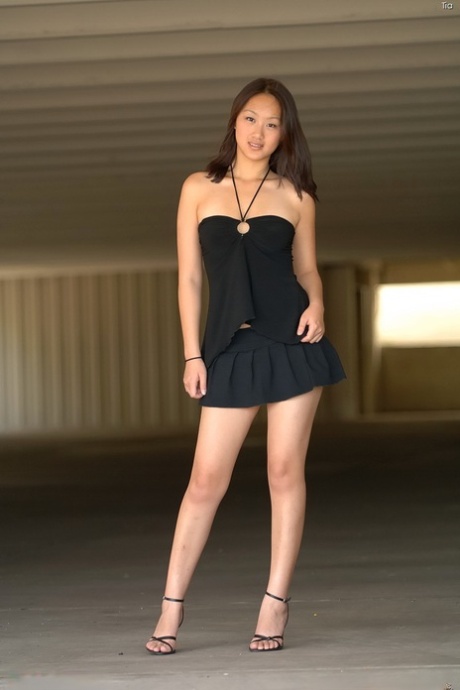 tacones altos asiáticos erótica exclusiva fotos