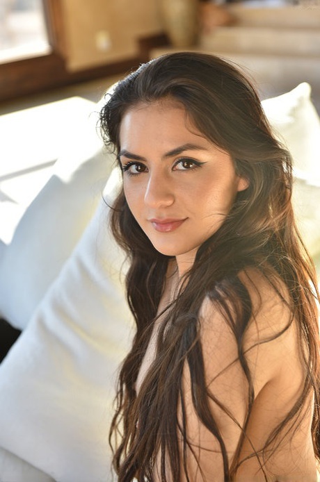 lille brunette sexet nøgen Foto