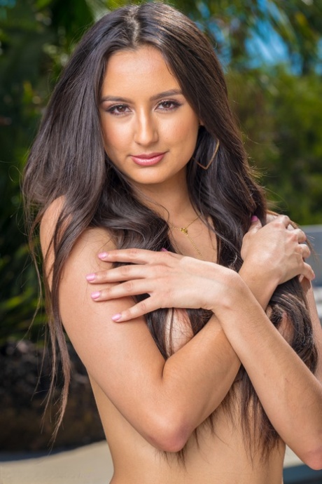 Eliza Ibarra star hot photo